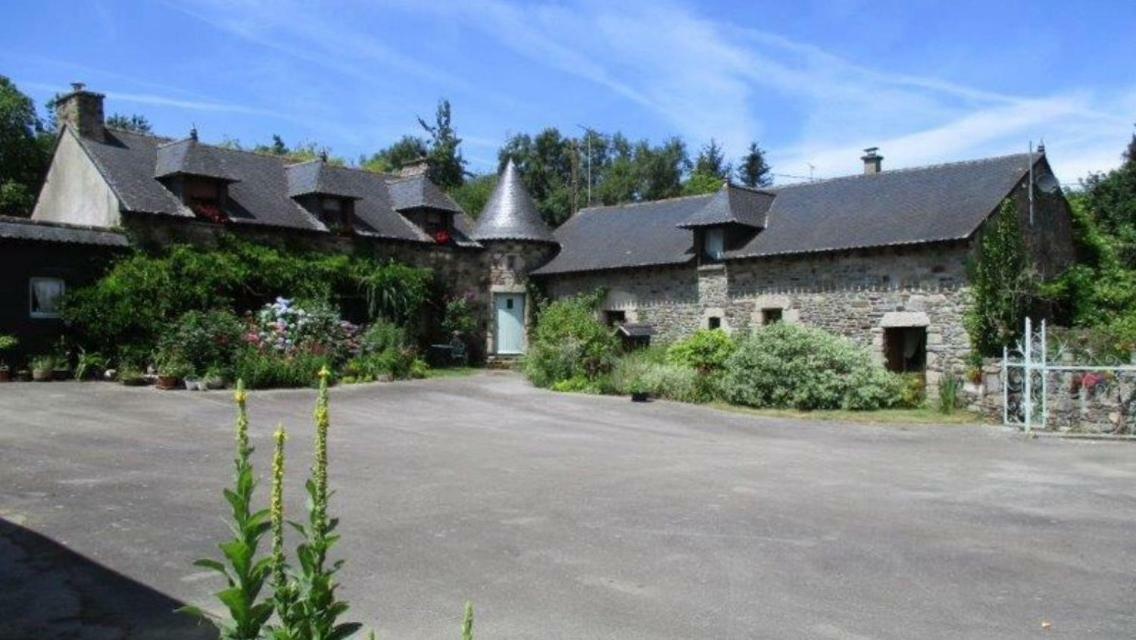 Le Petit Chateau Noyal-Pontivy Exterior foto